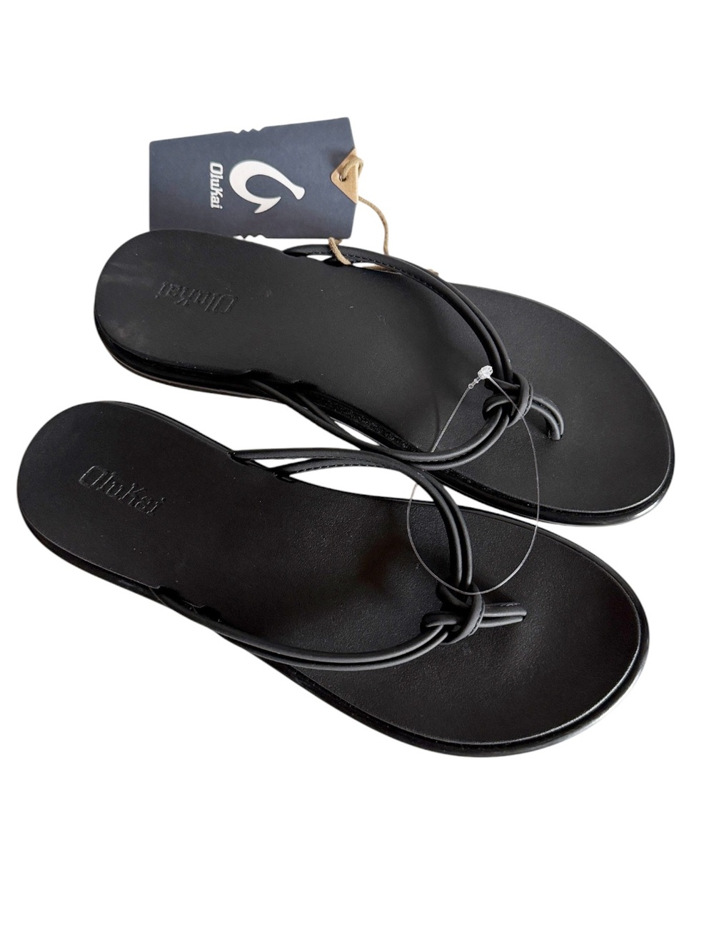 Olukai Womens Aka Black Split Toe Thong Sandals size 8